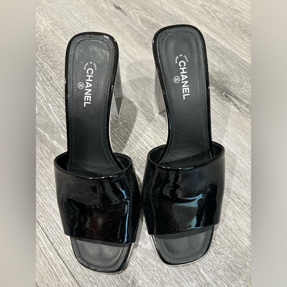 Chanel heels - Picture 1 of 6